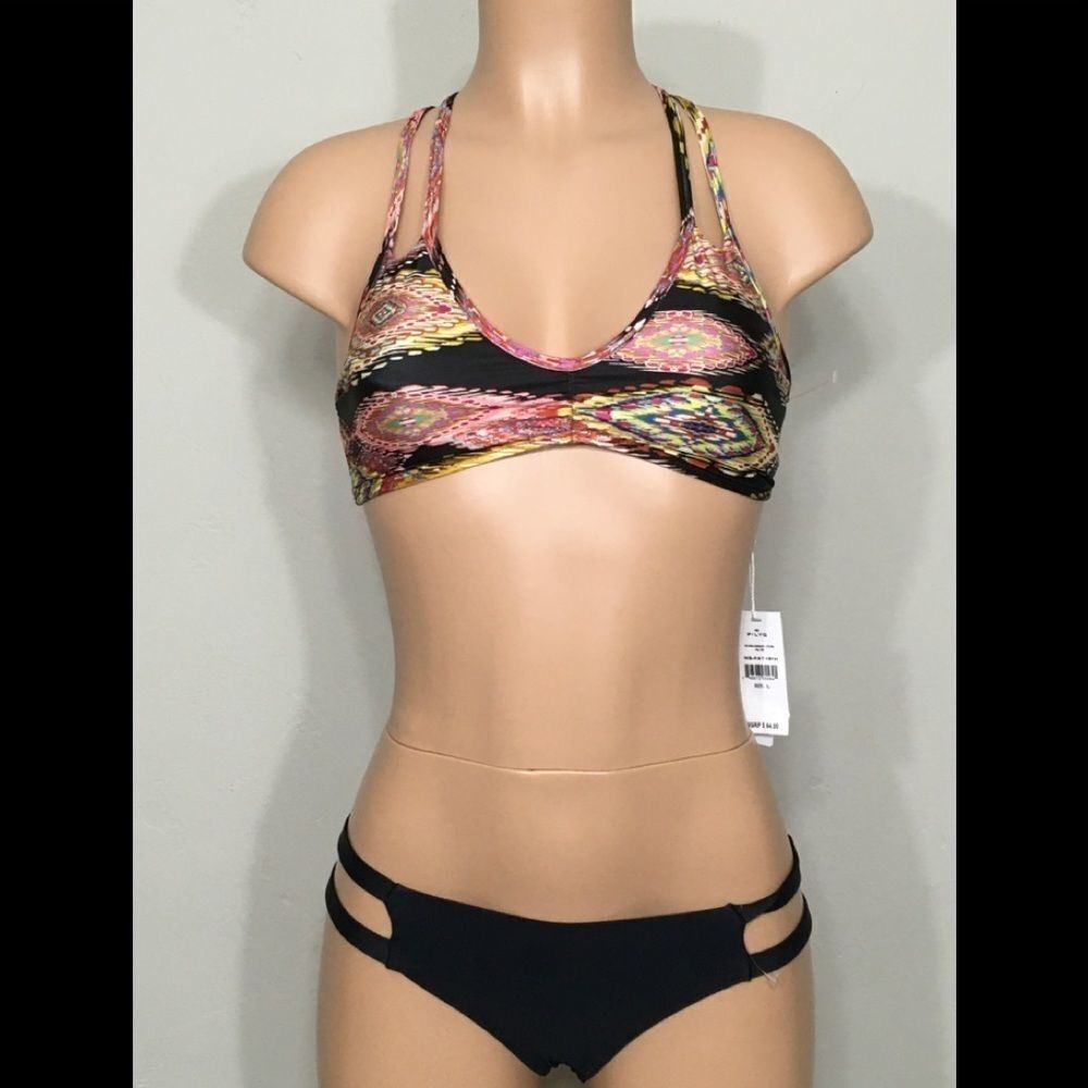 New. PILYQ bikini. L-top/M-bottom. Retails $149 - Picture 3 of 7